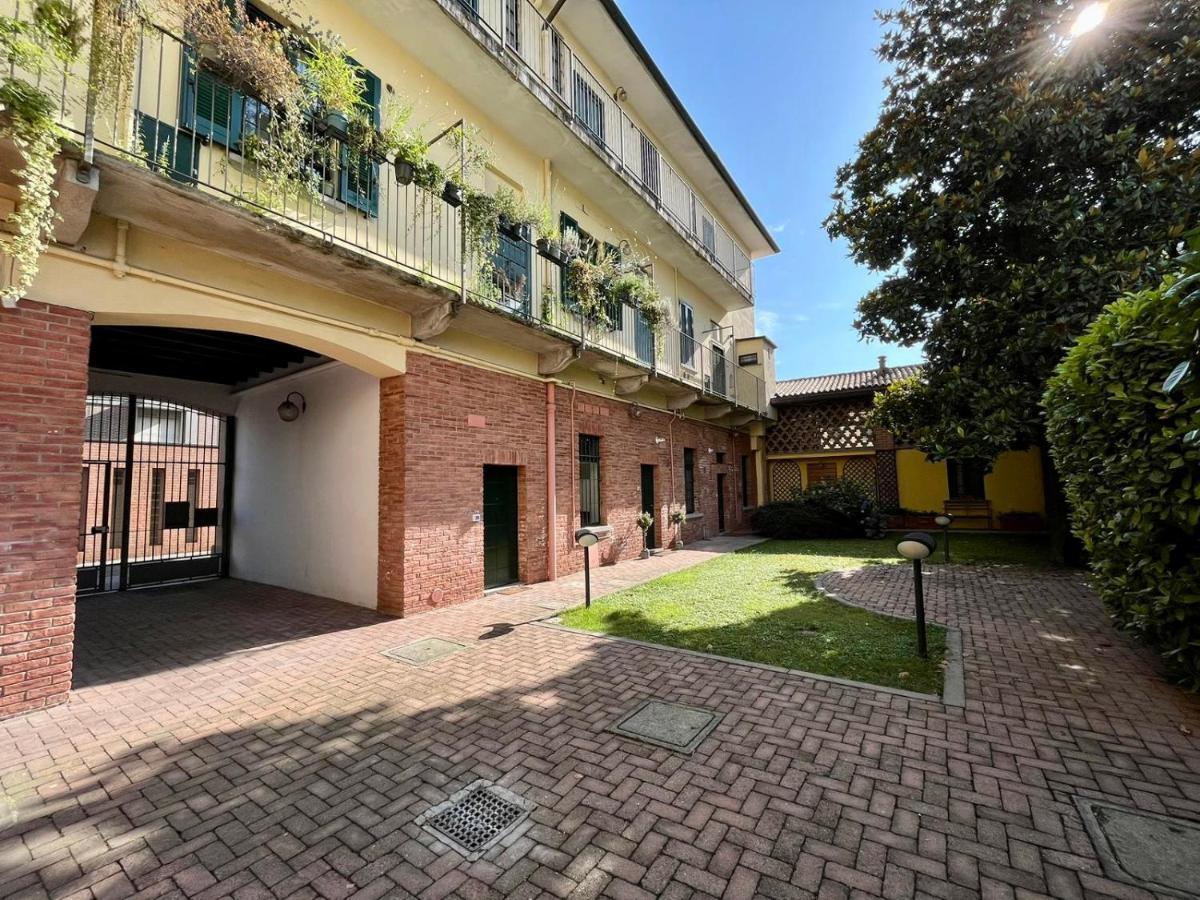Guest House Sansiro Fiera ミラノ エクステリア 写真